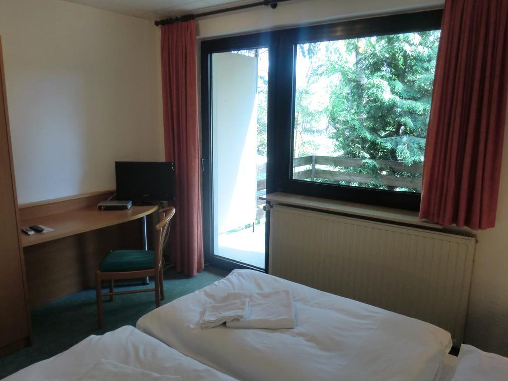 Hotel Hubertus Brome Room photo